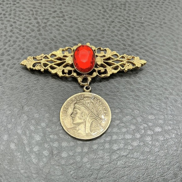 Vintage Filigree Brooch Red Glass Cabochon Dangle French Coin Pin Brass Tone 2" - Picture 3 of 7